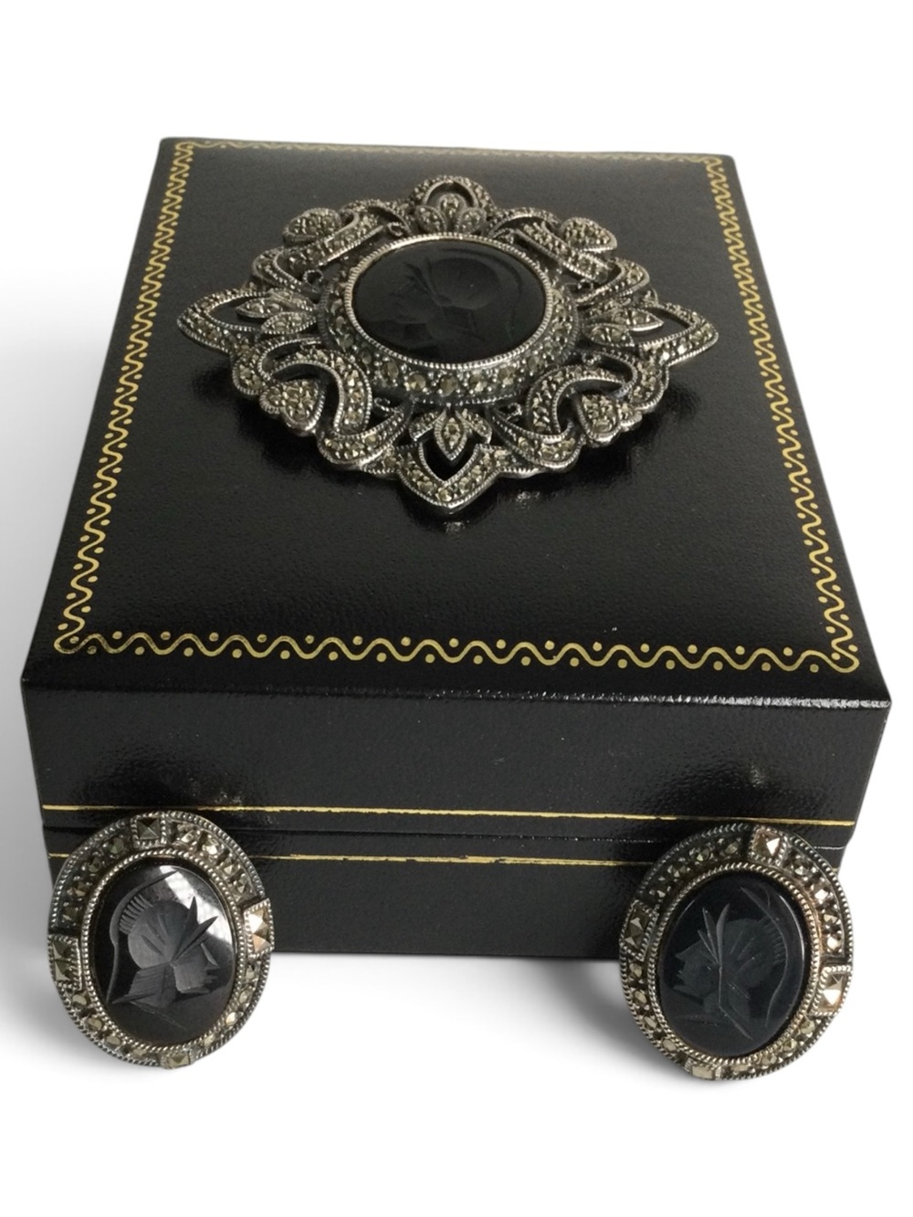 Vintage Judith Jack Sterling Silver Marcasite Intaglio Brooch & Earrings Set - Picture 5 of 13